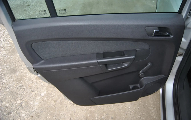 Opel Zafira cena 13900 przebieg: 339357, rok produkcji 2012 z Mogilno małe 301